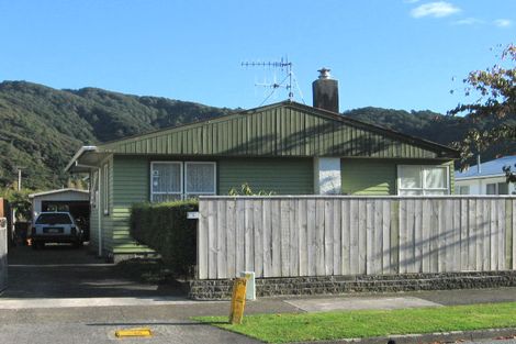 Photo of property in 9 Wetherby Grove, Wainuiomata, Lower Hutt, 5014