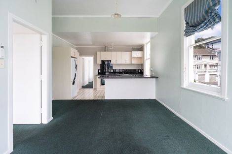 Photo of property in 16 Austin Street, Mount Victoria, Wellington, 6011
