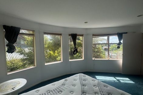 Photo of property in 2/823 East Coast Road, Northcross, Auckland, 0630