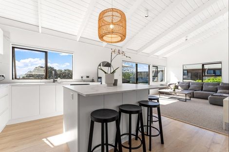 Photo of property in 34 Omaha Drive, Omaha, 0986