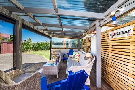 Photo of property in 14 Goldie Place, Waikanae Beach, Waikanae, 5036