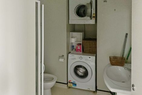 Photo of property in City Lodge Apartments, 401/115 Vivian Street, Te Aro, Wellington, 6011