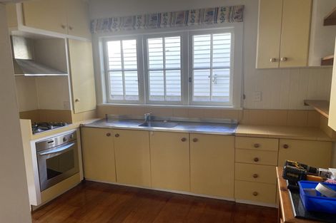 Photo of property in 22 Ruakiwi Road, Hamilton Lake, Hamilton, 3204