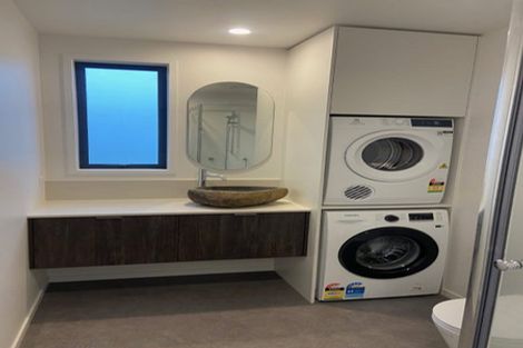 Photo of property in 251 Saint Aubyn Street, New Plymouth, 4310