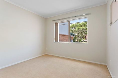 Photo of property in 5 Landvale Court, Browns Bay, Auckland, 0630