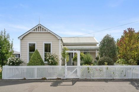 Photo of property in 70 Jellicoe Street, Martinborough, 5711