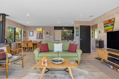 Photo of property in 15 Ranui Street, Waikawa, Picton, 7220