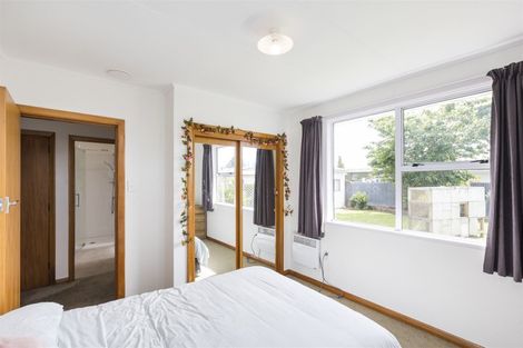 Photo of property in 4 Tingey Place, Awapuni, Palmerston North, 4412