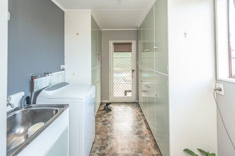 Photo of property in 10 Caius Avenue, Gonville, Whanganui, 4501