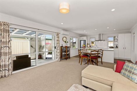 Photo of property in 5 Gregory Grove, Clive, 4102