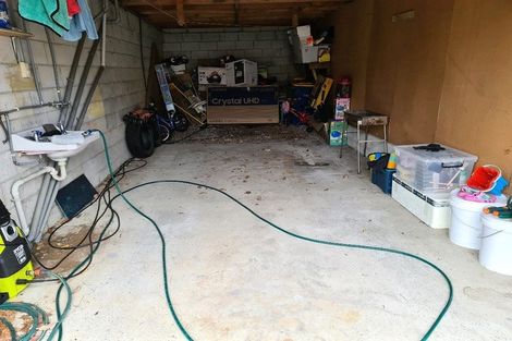 Photo of property in 2/205 Forrest Hill Road, Forrest Hill, Auckland, 0620