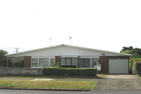 Photo of property in 1/71 Lynwood Road, New Lynn, Auckland, 0600
