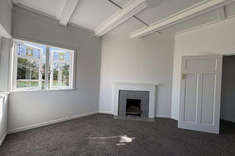 Photo of property in 938 East Coast Road, Northcross, Auckland, 0630