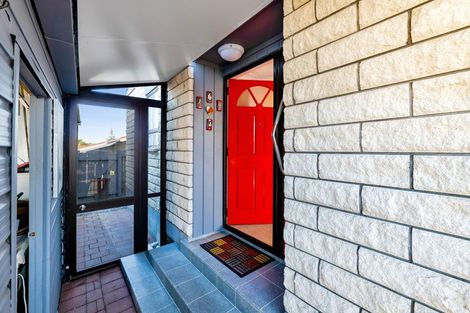 Photo of property in 4 Henui Street, Strandon, New Plymouth, 4312