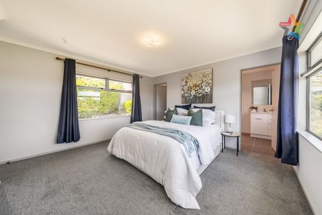 Photo of property in 18 Cresswell Place, Johnsonville, Wellington, 6037