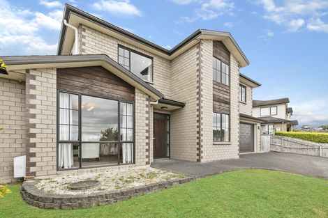 Photo of property in 99 Laurel Oak Drive, Schnapper Rock, Auckland, 0632
