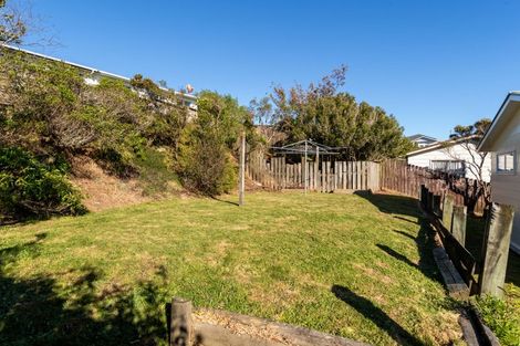 Photo of property in 74 Horokiwi Road West, Newlands, Wellington, 6037