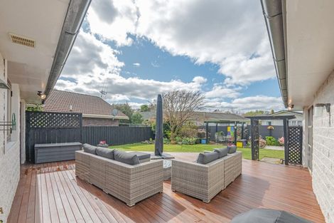 Photo of property in 18 Truscott Grove, Awapuni, Palmerston North, 4412