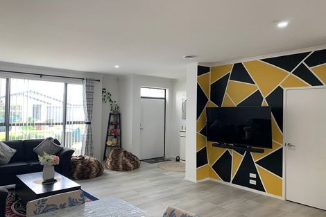 Photo of property in 12 Rere Close, Takanini, 2112