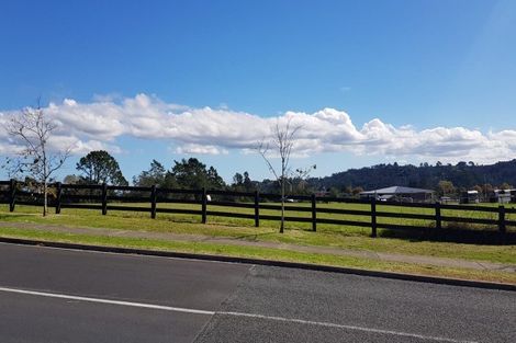 Photo of property in 1/3 Orwell Road, Greenhithe, Auckland, 0632