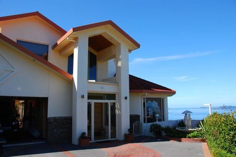 Photo of property in 4 Green Park Lane, Korokoro, Lower Hutt, 5012