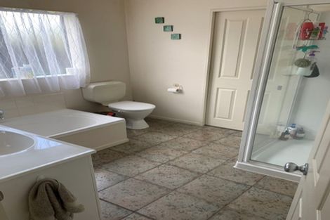 Photo of property in 32a Pine Road, Orewa, 0931