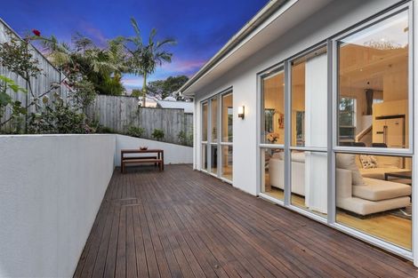 Photo of property in 684a Beach Road, Browns Bay, Auckland, 0630