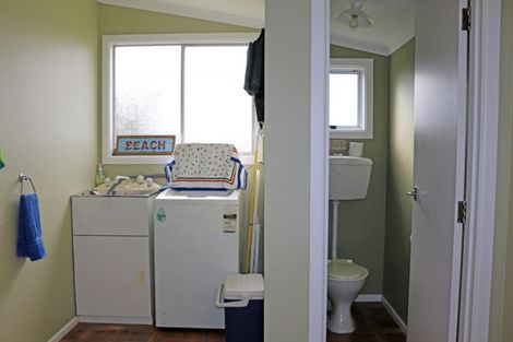 Photo of property in 8 Miro Street, Kaka Point, 9271