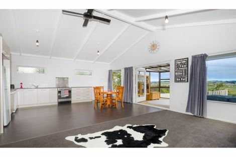 Photo of property in 69 Garfield Road, Helensville, 0800