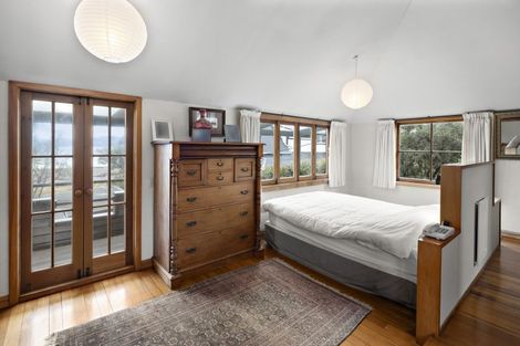 Photo of property in 157 Marine Parade, Eastbourne, Lower Hutt, 5013