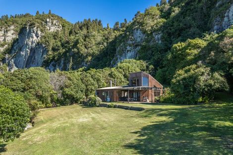 Photo of property in 39 Hinekapi Terrace, Kuratau, Turangi, 3381