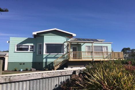 Photo of property in 17 Aubrey Street, Waitara, 4320