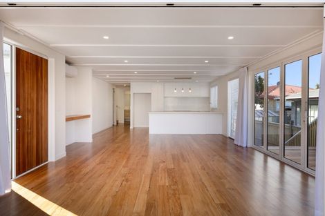 Photo of property in 320b Oceanbeach Road, Mount Maunganui, 3116