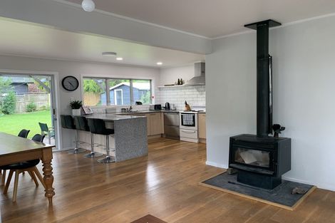 Photo of property in 16 Samuel Place, Queenwood, Hamilton, 3210