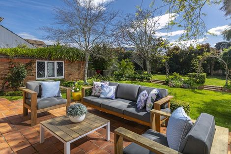 Photo of property in 8 Frieston Road, Milford, Auckland, 0620