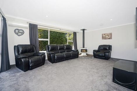 Photo of property in 17 Winara Avenue, Waikanae, 5036