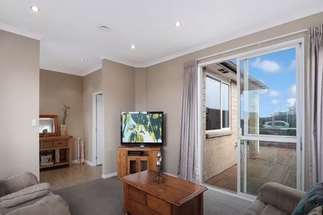 Photo of property in 95 Parkhaven Drive, Rosehill, Papakura, 2113