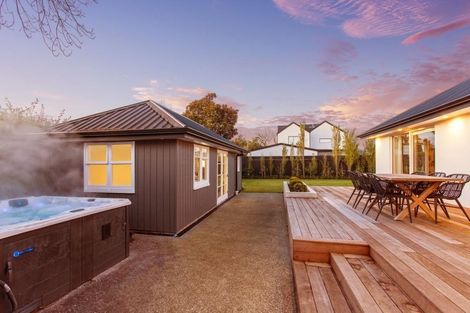 Photo of property in 154 Hamilton Avenue, Ilam, Christchurch, 8041