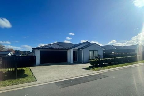 Photo of property in 14 Cutfield Lane, Kumeu, 0810