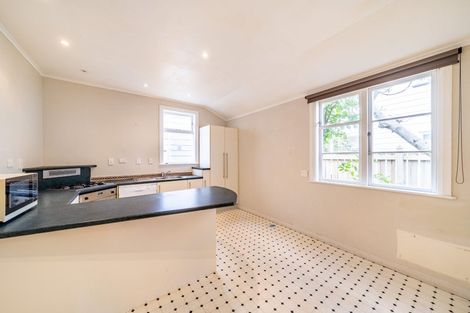 Photo of property in 75 Brougham Street, Mount Victoria, Wellington, 6011