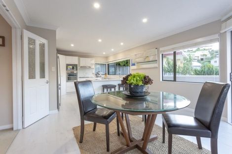Photo of property in 6 Nottingham Place, Northcross, Auckland, 0630