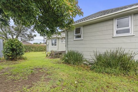 Photo of property in 64 Omata Road, Marfell, New Plymouth, 4310