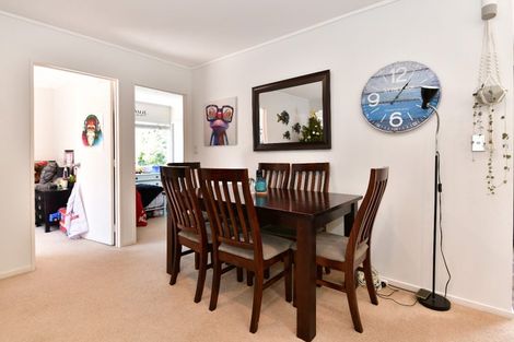 Photo of property in 2/4 Kenneth Hopper Place, Manly, Whangaparaoa, 0930