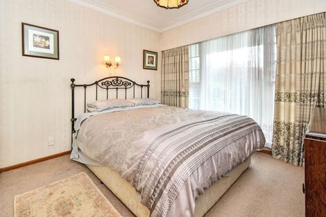 Photo of property in 28 Lynmore Drive, Hillpark, Auckland, 2102