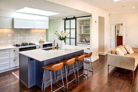 Photo of property in 89 Paremata Road, Paremata, Porirua, 5024