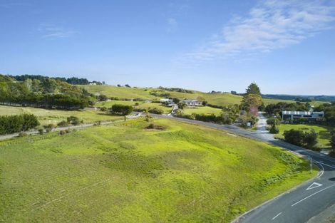 Photo of property in 2 Pekama Drive, Cable Bay, 0420