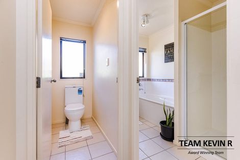 Photo of property in 12 Carisbrook Crescent, Papakura, 2110