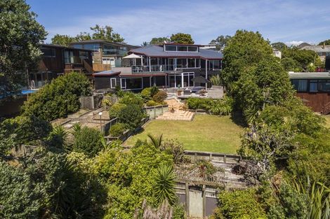 Photo of property in 7 Bournemouth Terrace, Murrays Bay, Auckland, 0630