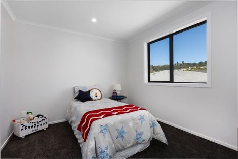 Photo of property in 1d Breakwater Way, Whitby, Porirua, 5024