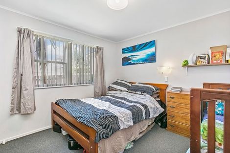 Photo of property in 28 Sabulite Road, Kelston, Auckland, 0602